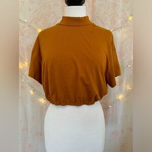 Alo Kick it Tee in Bronze